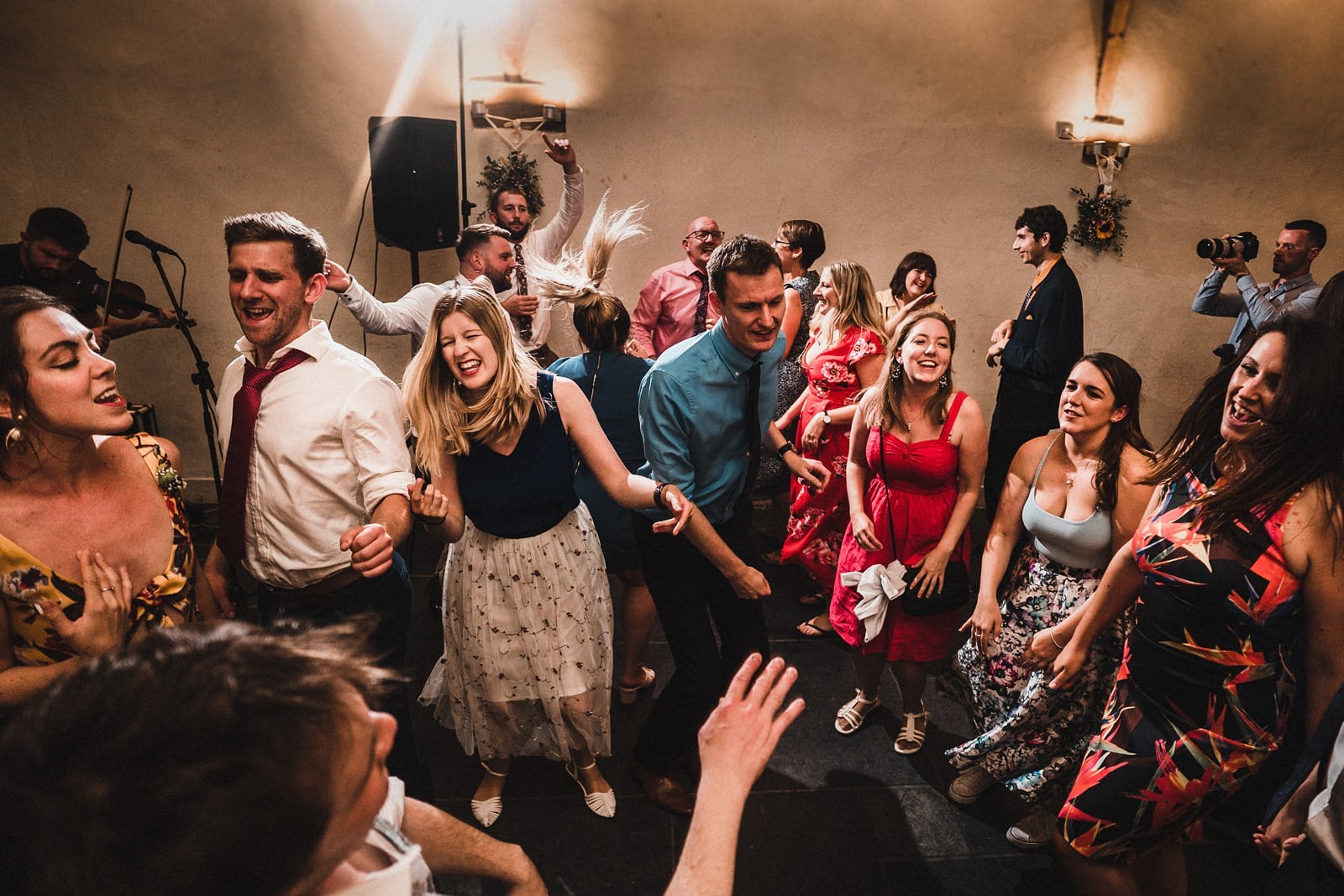 oak barn wedding photography